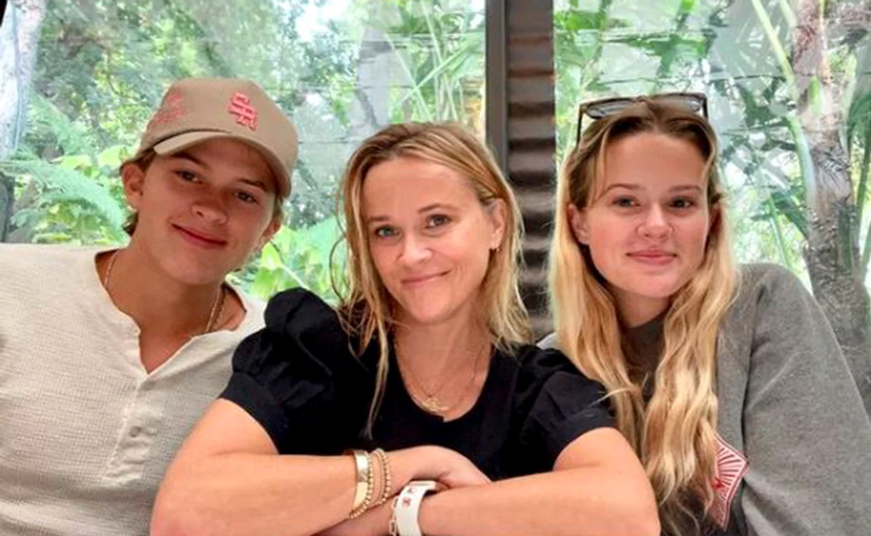 
    Actriţa  e mândră  de cei doi copii  care îi seamănăFOTO: Instagram  