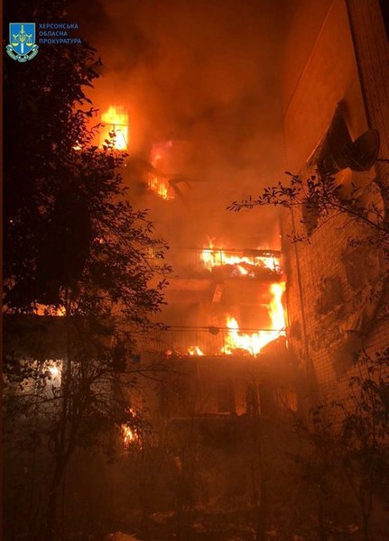 Trei morţi în bombardamente ruseşti asupra unor clădiri rezidențiale din Herson şi Harkov