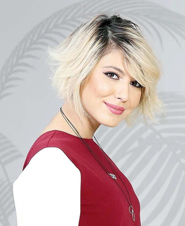 Sore e gravidă în cinci luni