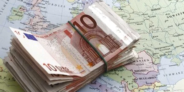 Salariul mediu lunar în 2010 era de 490 de euro