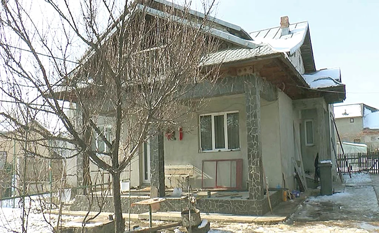 
    Tragedie într-o familie din Lipăneşti, judeţul Prahova. Un bărbat, în vârstă de 51 de ani, a decedat după ce s-a intoxicat cu monoxid de carbon  