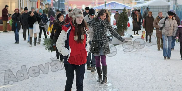 Brasov: Patinoar pe strada Republicii