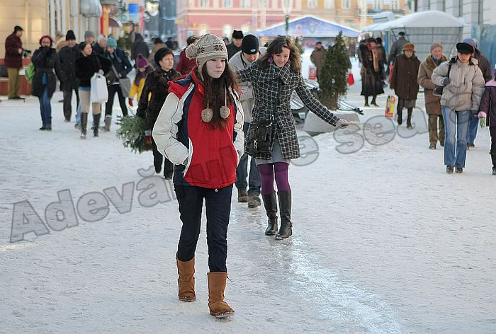 Brasov: Patinoar pe strada Republicii