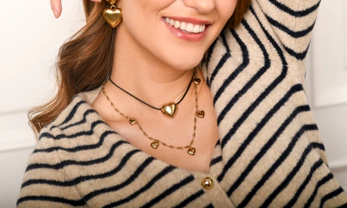 ceinseamnacanddaruiestiobijuteriesubformadeinimafloaresaucerc jpg