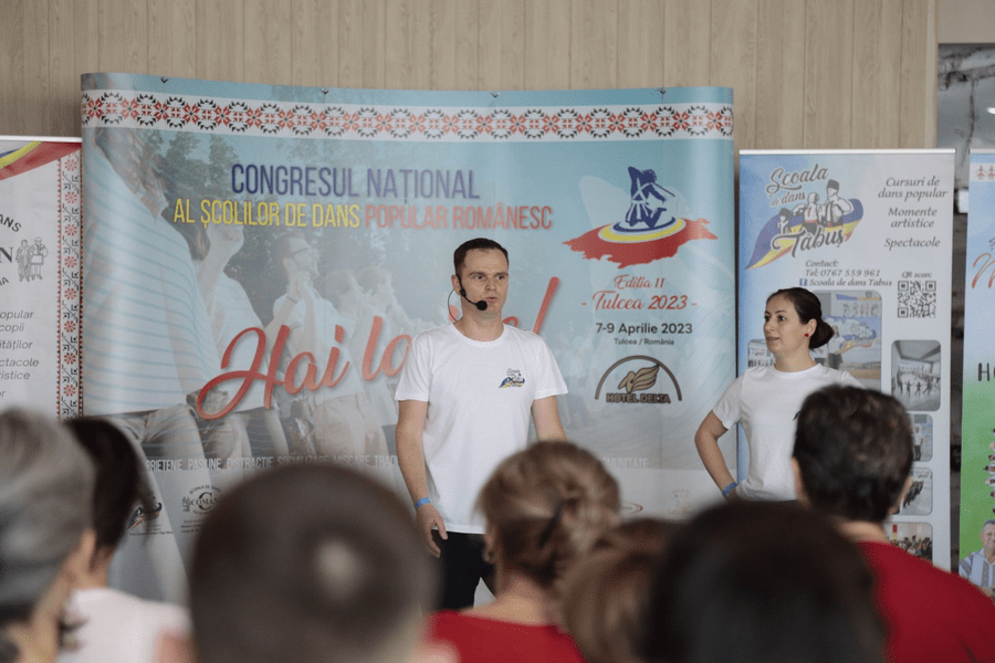 Coregraful care a readus dansul popular în inimile românilor. Proiectul unic la nivel european pe care l-a pus în practică