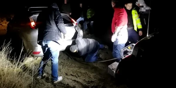 operatiune de salvare persoane in Vrancea foto IPJ Vrancea