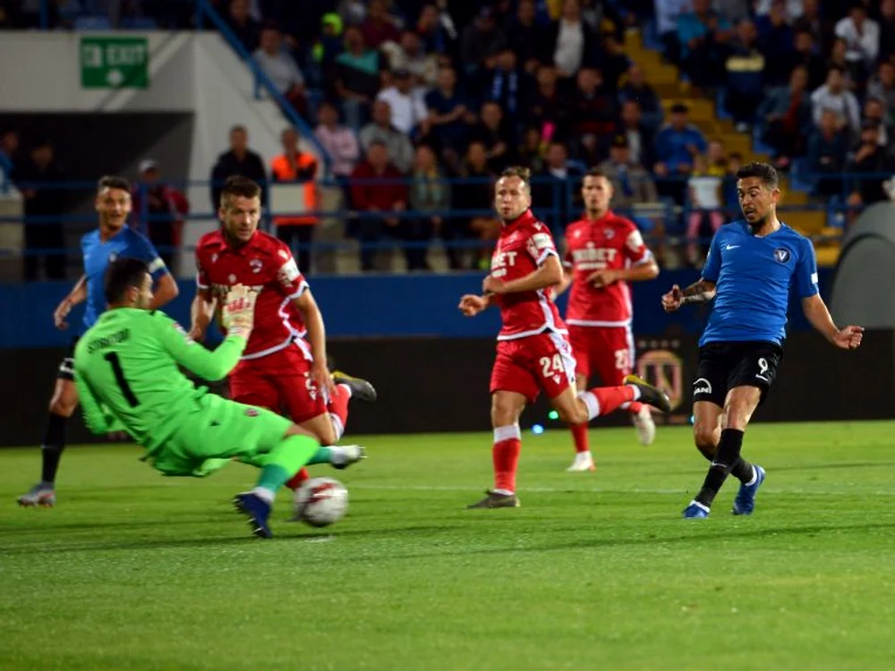 
    Gabi Iancu a deschis scorul cu DinamoFOTO: Sportpictures.eu  