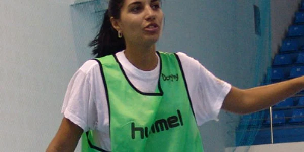 Reşiţa: PORTRET / Mădălina Rădoi face handbal  de la catedră
