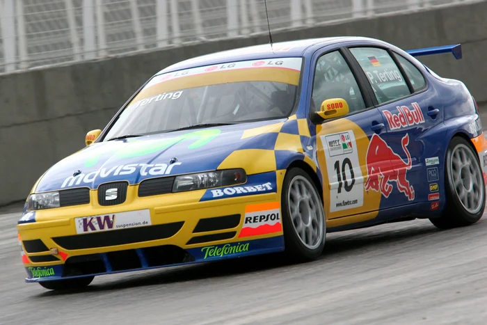 
    Seat rămâne în WTCC cu maşini semioficiale  
