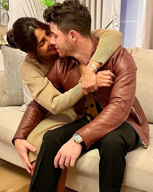 1 priyanka chopra si nick jonas parinti cu o mama surogat copil jpg jpeg