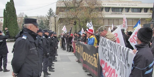 protest pungesti prefectura