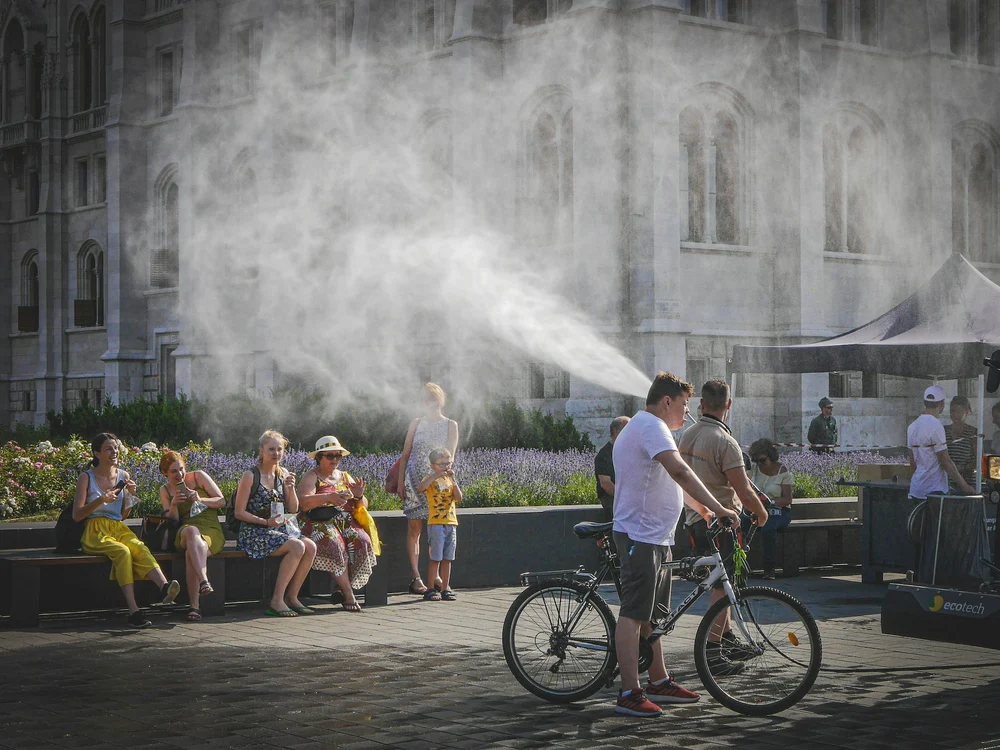 Ne așteaptă veri din ce în ce mai caniculare.