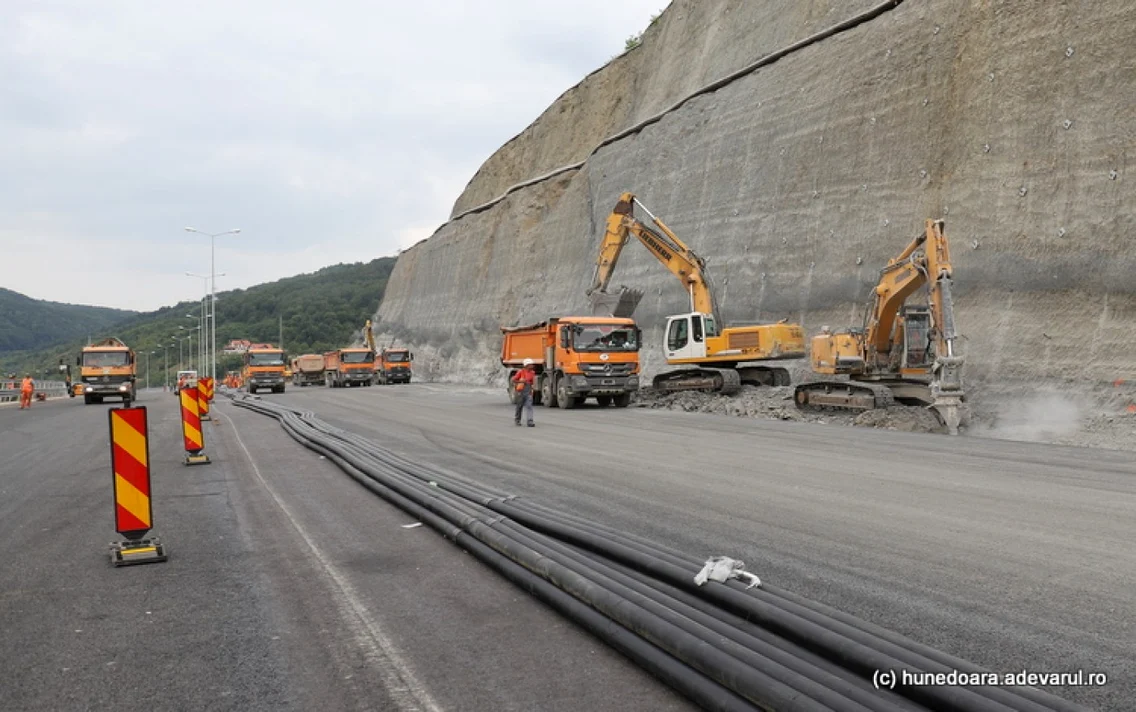 dealul liliecilro de pe autostrada lugoj deva foto daniel guta adevarul