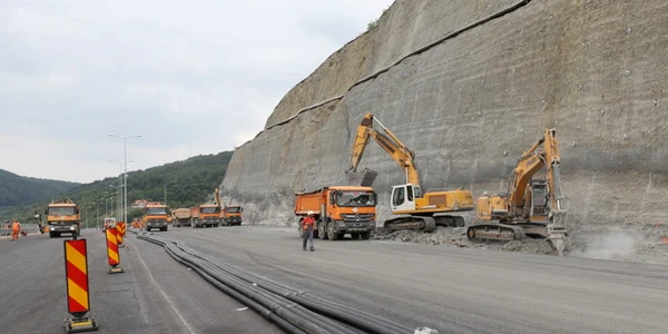 dealul liliecilro de pe autostrada lugoj deva foto daniel guta adevarul