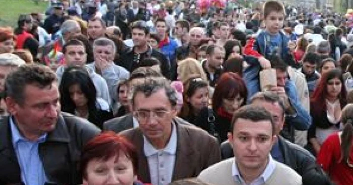 Craiova: 100.000 de oameni au venit în prima zi în Parcul Tineretului