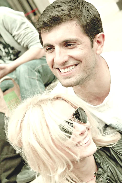 
    Cosmin şi  Laura sunt  împreună  de o lună (FOTO: ARHIVA PERSONALĂ)  