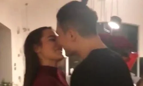 Andreea Esca i a surprins pe fiică și pe iubit într o îmbrățișare jpeg