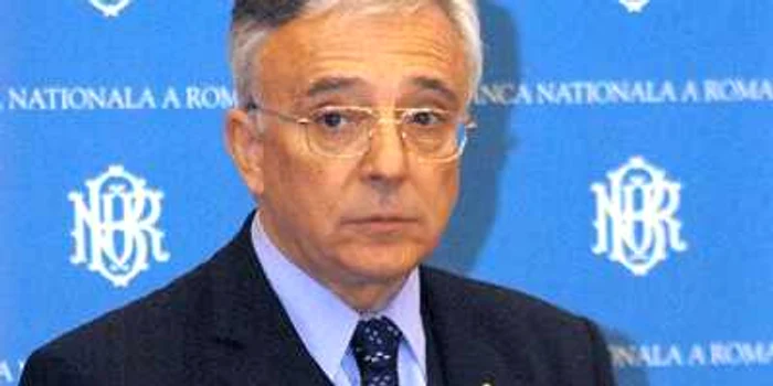 Isărescu: "Salariile din domeniul public nu intră în competiţie cu cele din privat"