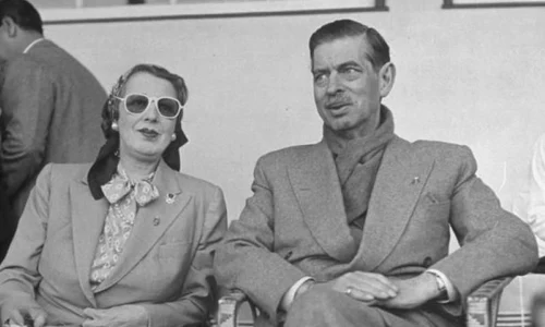 Mari poveşti de iubire: secretul dintre Regele „Playboy” Carol al II lea şi „Păsărica”, ispita Prinţului Mihail Cantacuzino şi amorul care l a mistuit pe Nichita Stănescu jpeg