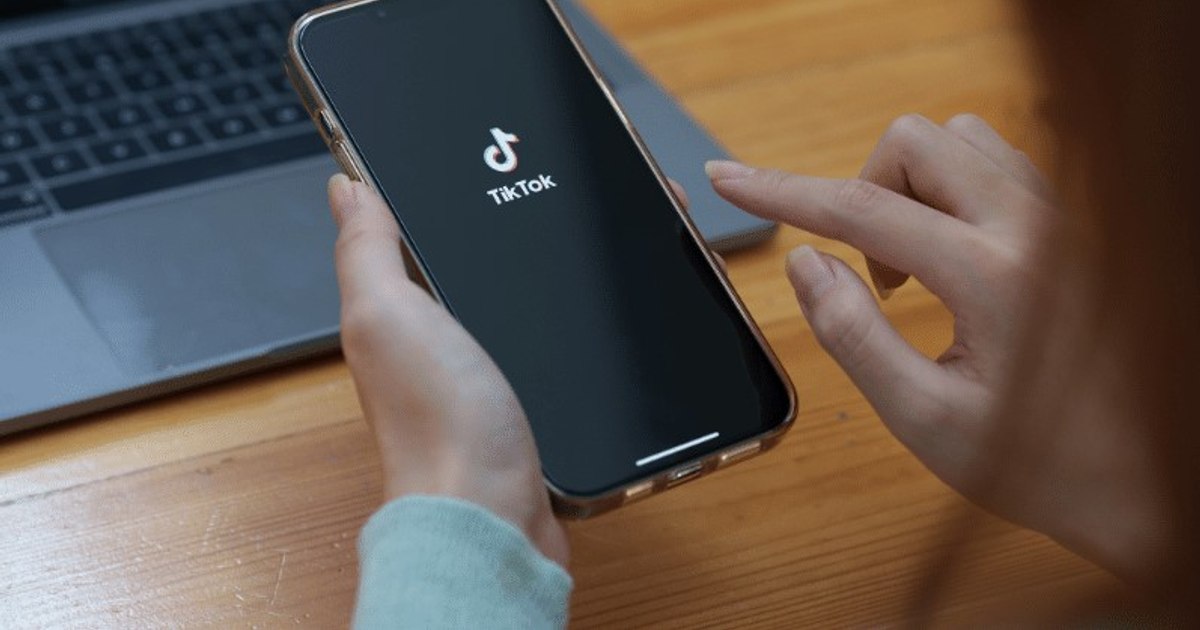 Impactul TikTok asupra adolescenților: 84% accesează zilnic, 41% nu verifică informațiile
