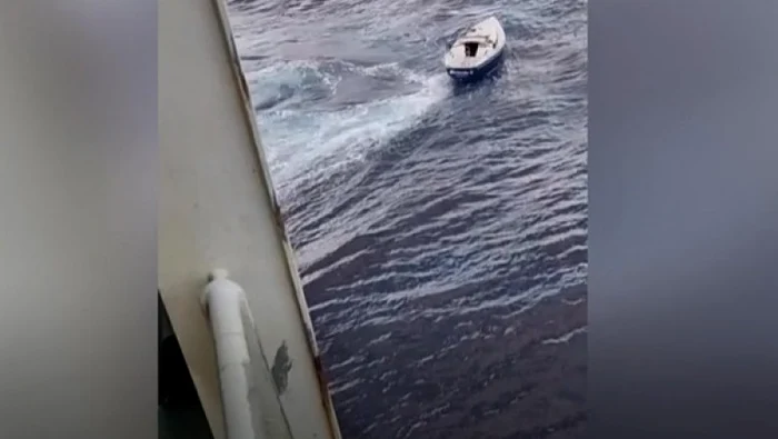 Barca a fost observată de căpitanul unui petrolier FOTO Captură video BBC