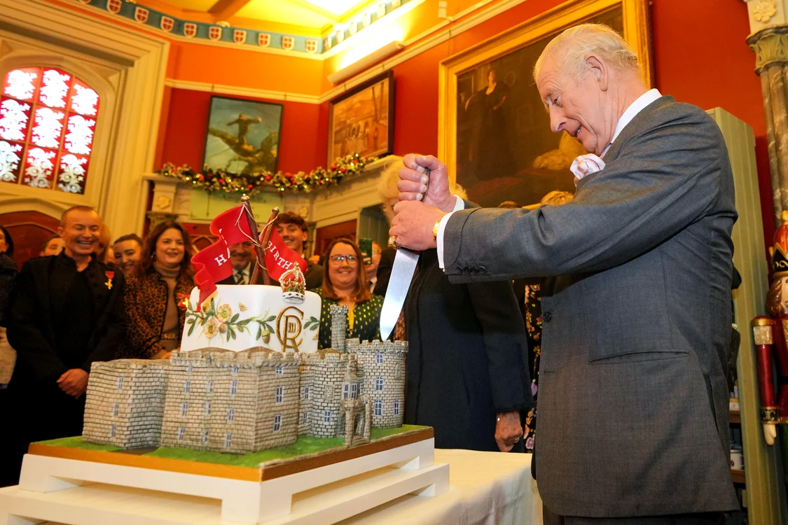 Regele Charles al III-lea a împlinit 77 de ani FOTO: X/ @Alamy_Editorial