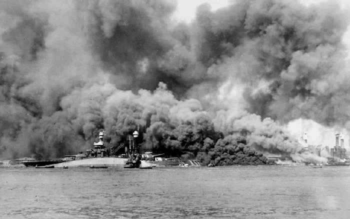 Nava USS Oklahoma distrusă în atacul de la Pearl Harbor Sursa wikipedia.org