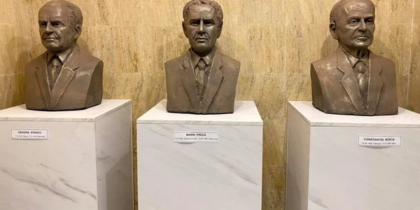 statuie zaharia stancu noica marin preda foto gabriel florea
