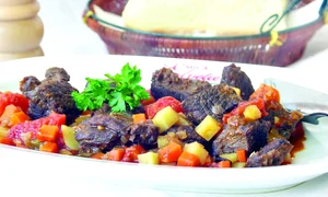 Tocană de carne cu legume jpeg