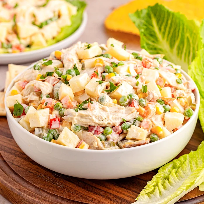 Putem adăuga și alte ingrediente în salată