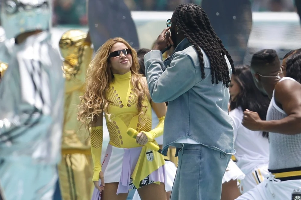 A cântat Shakira sau a fost o sosie la ceremonia de deschidere a CM de fotbal?