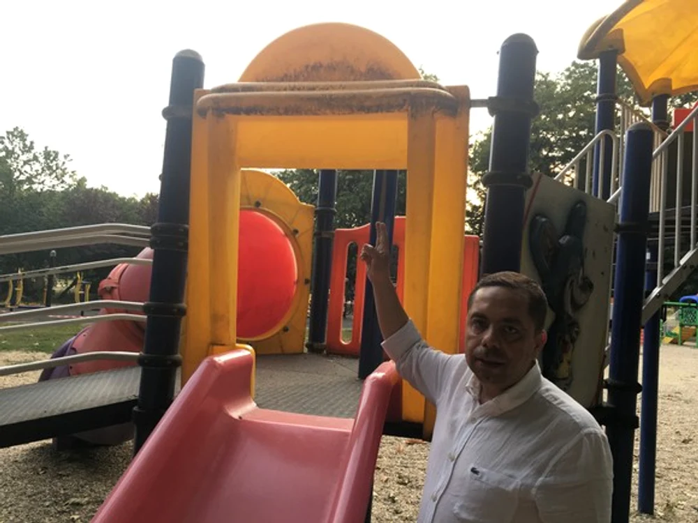 
    Bănci rupte, locuri de joacă distruse și fântâni fără apă, așa arată acum Herăstrăul  