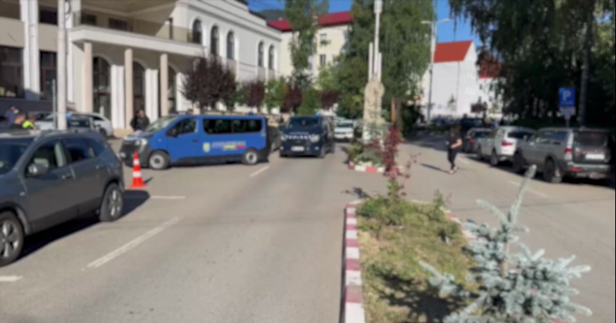 Rețea de acte false descoperită în Suceava: 1.700 de cetățeni implicați