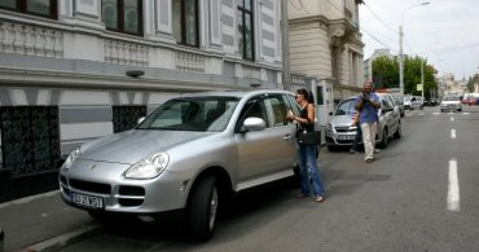 Craiova: (UPDATE) Şmecheri de România: regele TVA a înhăţat muzeul “Micul Versailles”