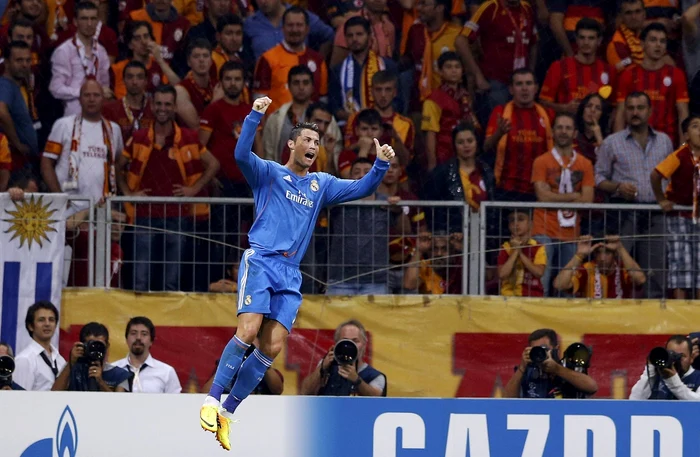 Ronaldo a marcat trei goluri, sub privirile fanilor lui Galata FOTO Reuters