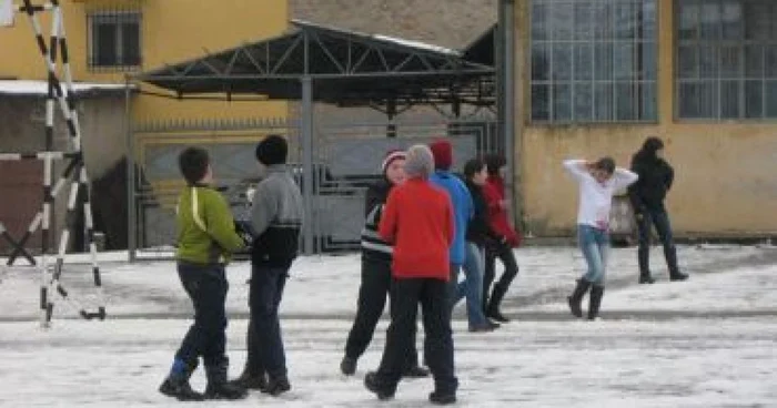 Elevii din trei şcoli din oraşul Hunedoara au scăpat de comasarea şcolilor