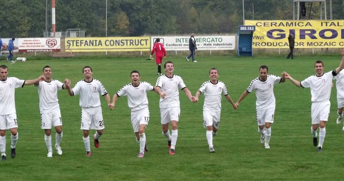 Votează-ţi favoritul pe www.chindiatargoviste.ro