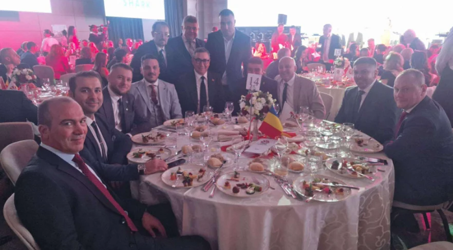 Ponta, la masă cu Makaveli și parlamentari plecați din POT, AUR și S.O.S România. Ce planuri ar avea fostul lider PSD