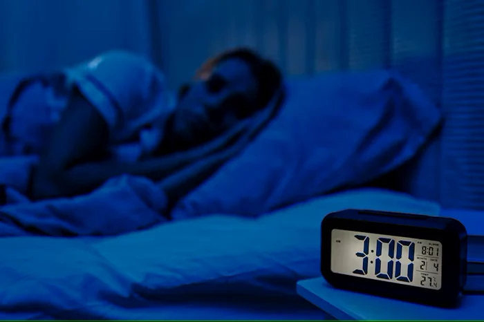 Motivul pentru care mulți oameni se trezesc la aceste ore