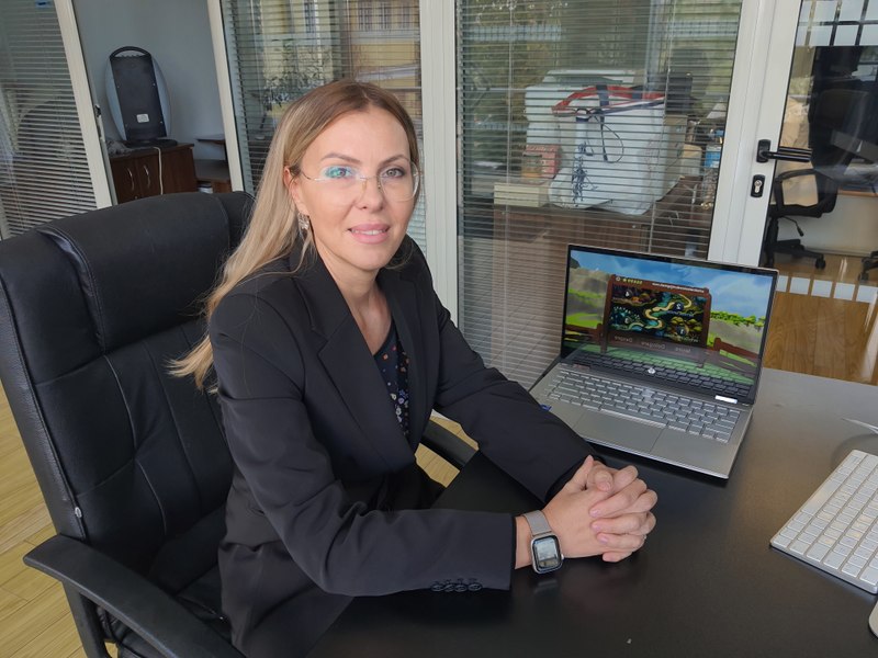 Jocul video care-i ferește pe tineri de tulbărurări mintale, în curând pe telefoane: „prin distracție îi învățăm să aibă succes în viață”