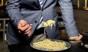 Fabrizio Olmeda With Cacio e Pepe Pasta jpg