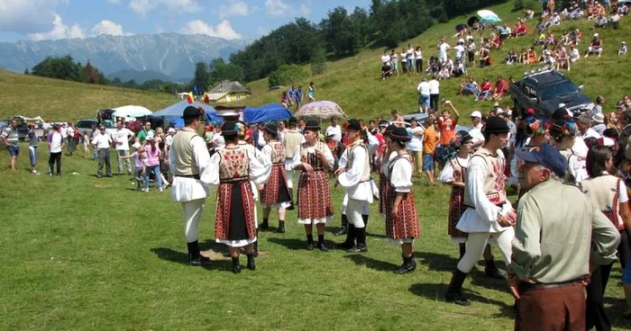 Mereu la Hălmagiu a fost voie bună FOTO arhivă