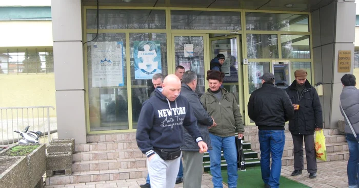 Zeci de suceveni au fost păcăliţi de o firmă de recrutare a forţei de muncă