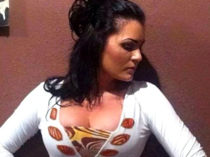 
    Cătălina şi politicianul formează din nou un cuplufoto: Alex Muscaliu  