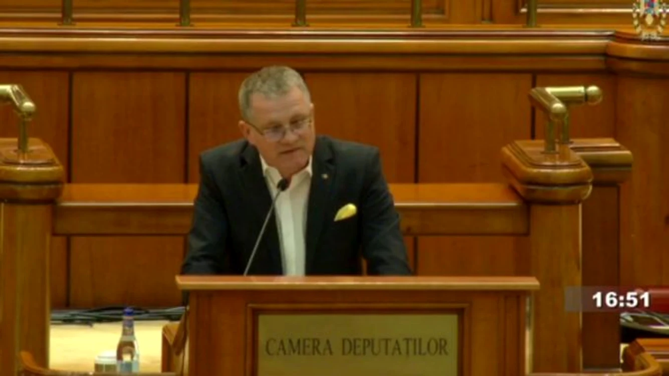 Ministrul Agriculturii, Adrian Oros este al treilea membru al Guvernului Câțu atacat de PSD cu o moțiune, dar primul dintre reprezentanții PNLFoto:agrointel.ro