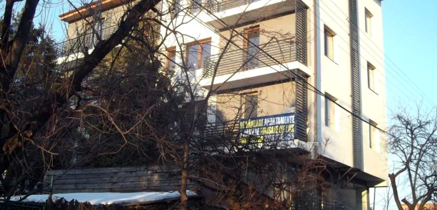 Asociaţia a cerut în instanţă demolarea acestui imobil FOTO Asociaţia Salvaţi Cartierele Dămăroaia şi Bucureştii Noi