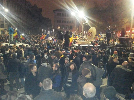 Klaus Iohannis în Piaţa Universităţii FOTO Alina Vasile