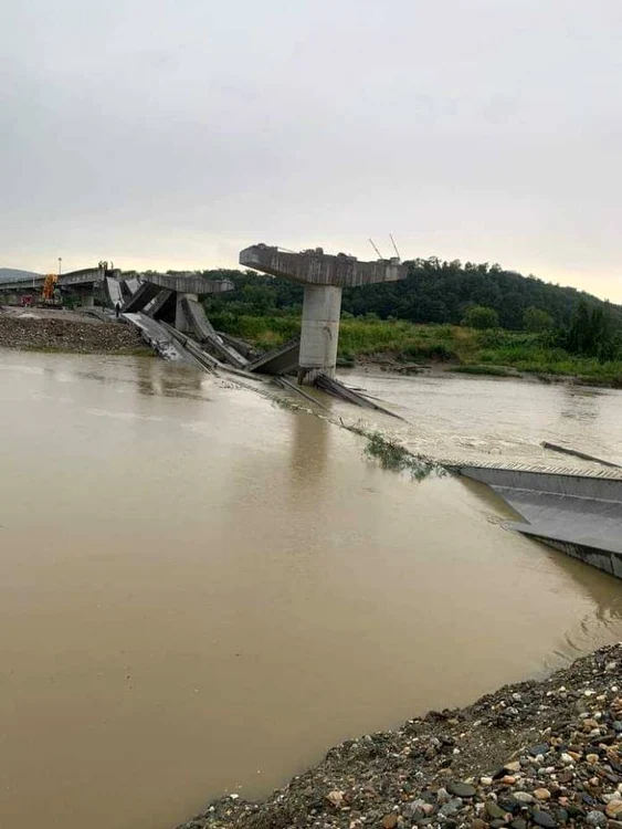 Podul distrus de furtuna din Beclean