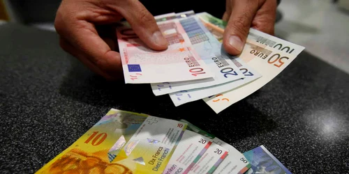 chf franci elvetieni Foto Reuters jpg