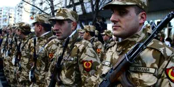 Tinerii ar putea fi chemaţi să-şi execute serviciul militar